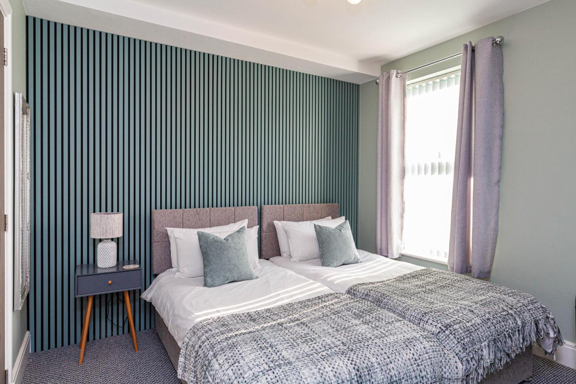 Seafront Apartment - Sleeps 6 - Gateway To The Lake District - Brand New Morecambe Exterior photo