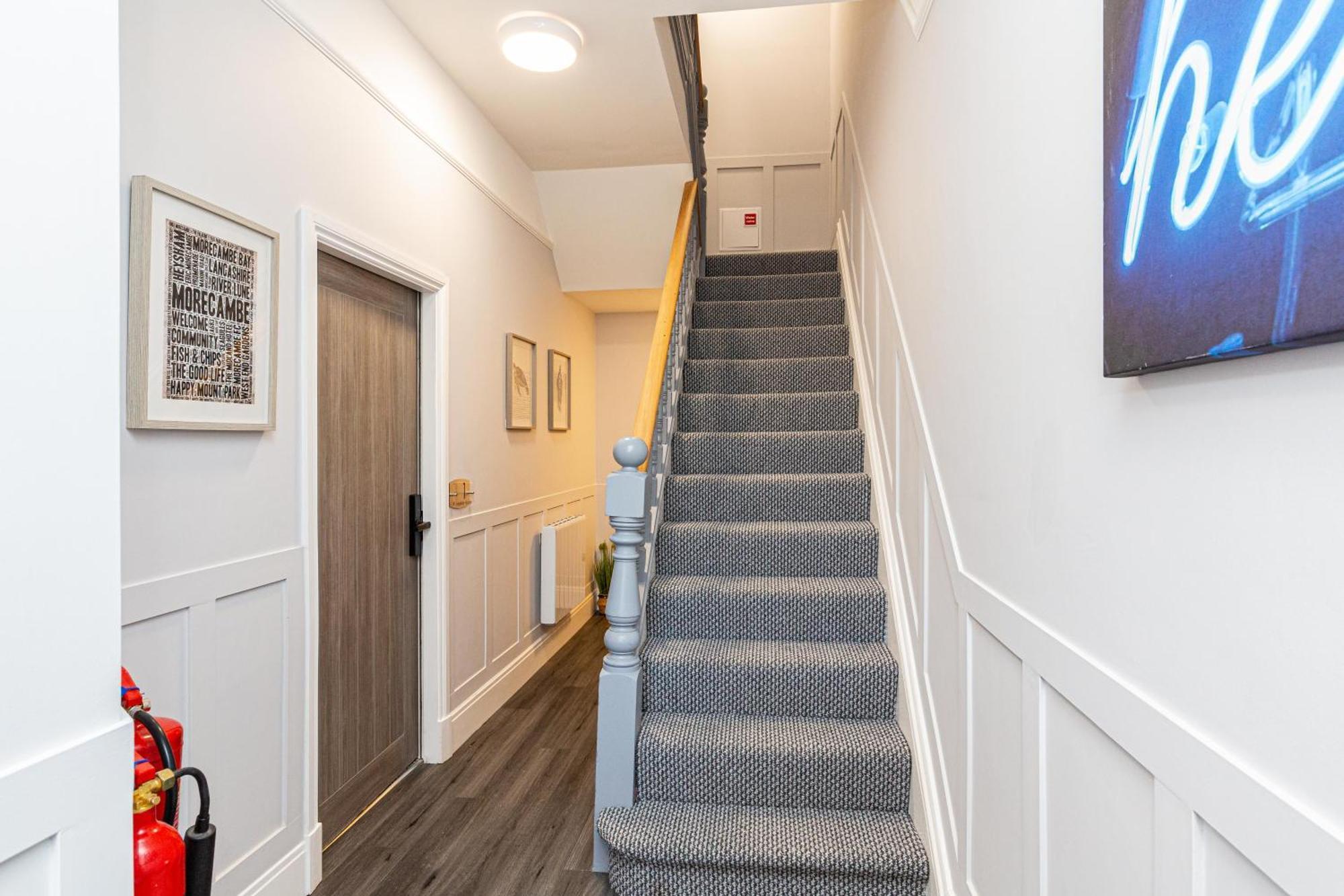 Seafront Apartment - Sleeps 6 - Gateway To The Lake District - Brand New Morecambe Exterior photo
